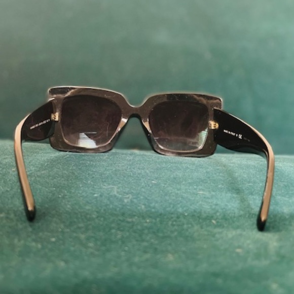 CHANEL SUNGLASSES MUTED GOLD AND BLACK WITH TWEED TEXTURE CC LOGOS - Picture 6 of 10